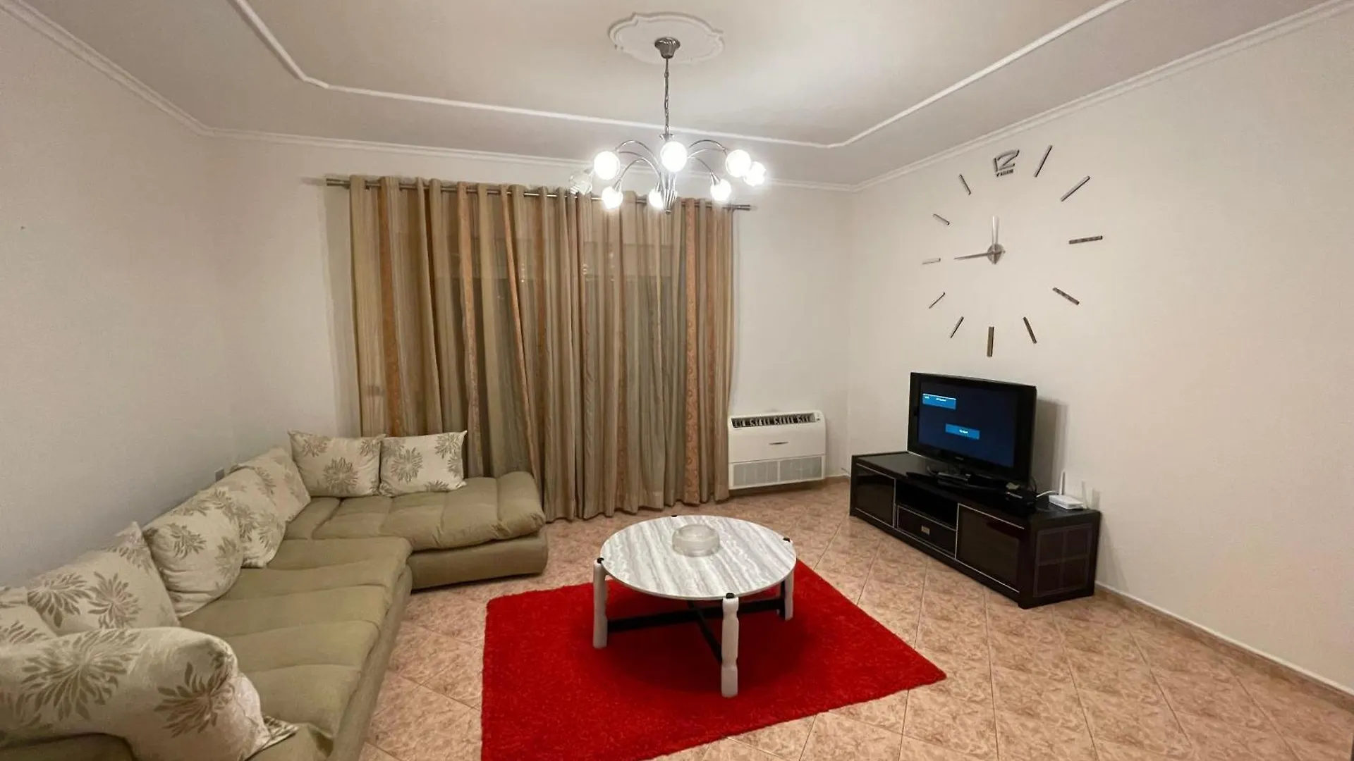 Tirana Center Appartament- Dario Apartment 0*,